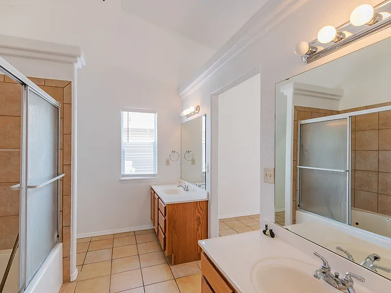 2400 Saguaro Loop — Photo 27