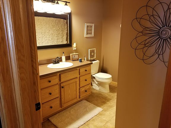 4th image of 1303 Gleneagle Pl