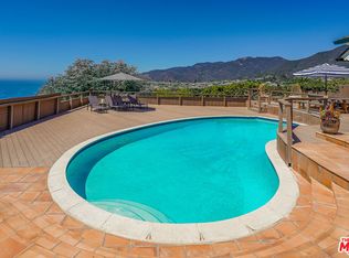225 Notteargenta Rd, Pacific Palisades, CA 90272
