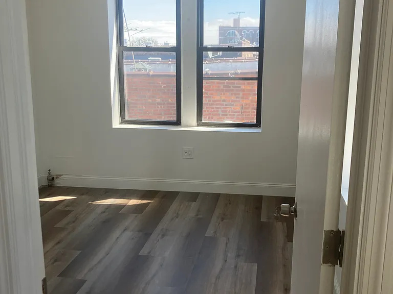 6815 11th Ave #4 — Photo 11
