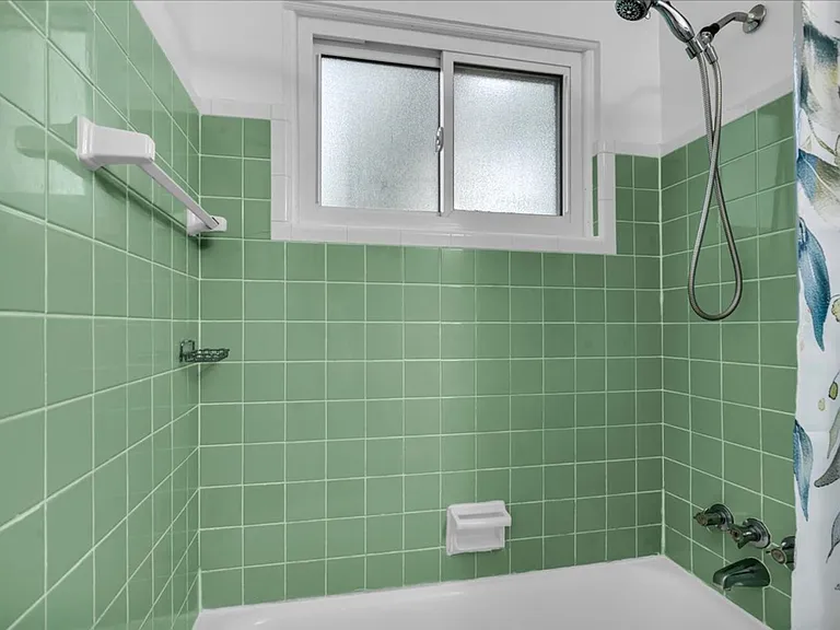 1554 Cynthia Ave — Photo 34