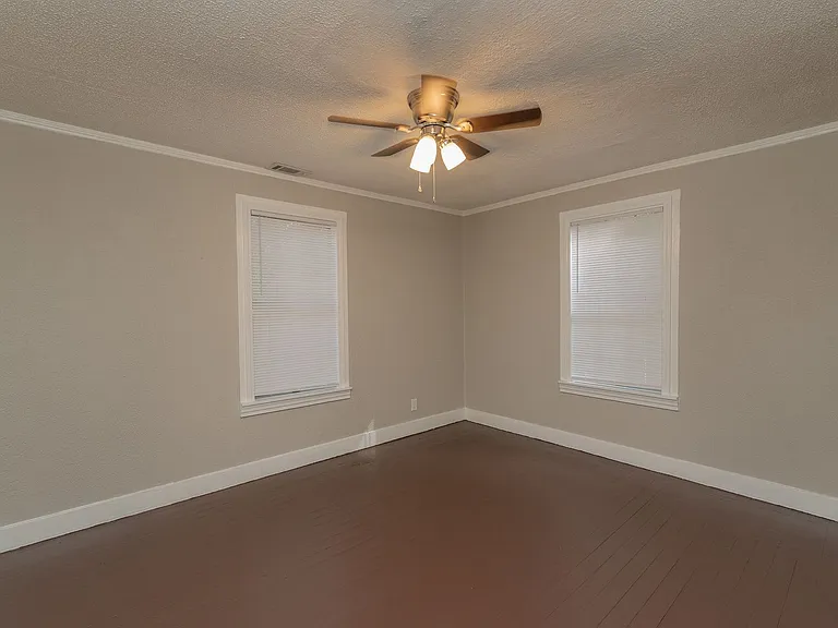 1110 Murphy St — Photo 21