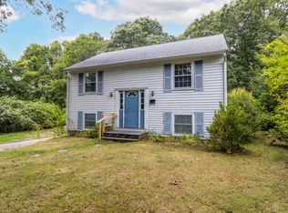 2 Swallow St, East Falmouth, MA 02536
