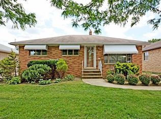 4737 Fairway Dr, Brooklyn, OH