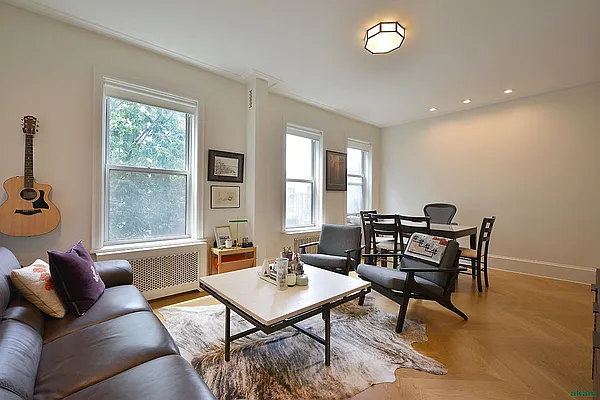 Rented by Akam Sales and Brokerage | media 11