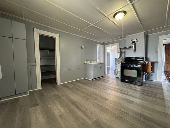 4th image of 180 Monmouth Ave #3