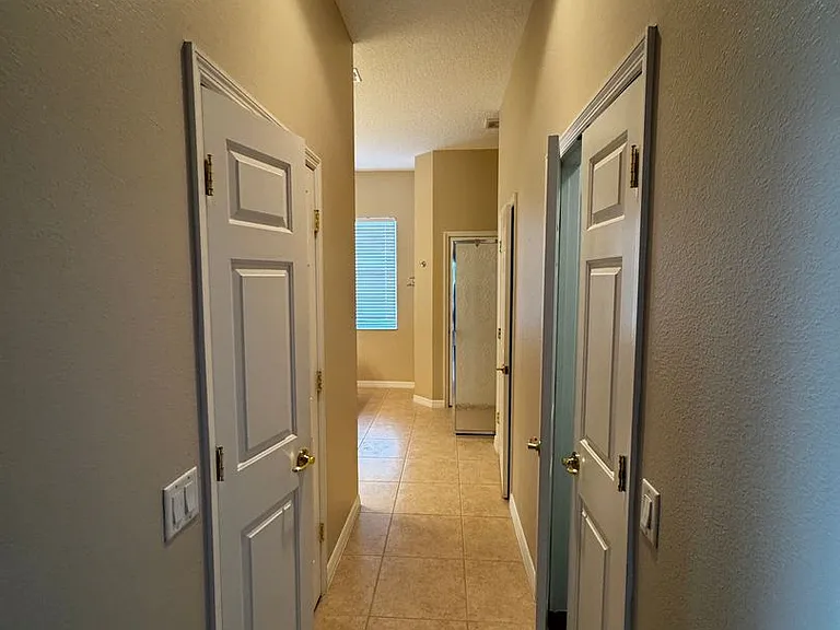 8821 SW 82nd Court Rd — Photo 6