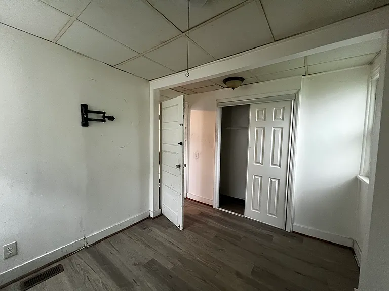 96 Arnold Pl #2 — Photo 6