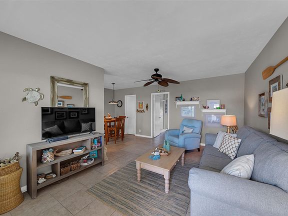 4th image of 11 SW 4th Avenue #11