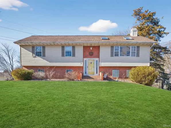 13 Timberline Drive, Poughkeepsie, NY 12603