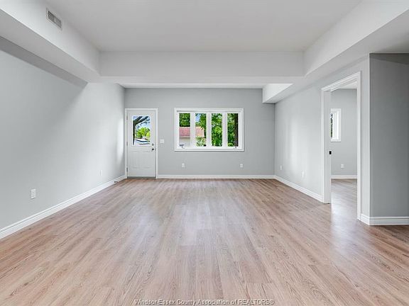 3rd image of 29 Orange St #27
