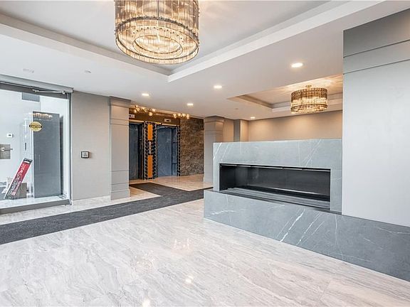 4th image of 5055 Greenlane #508