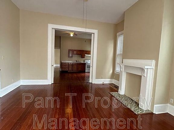3rd image of 124 E Henry St APT C
