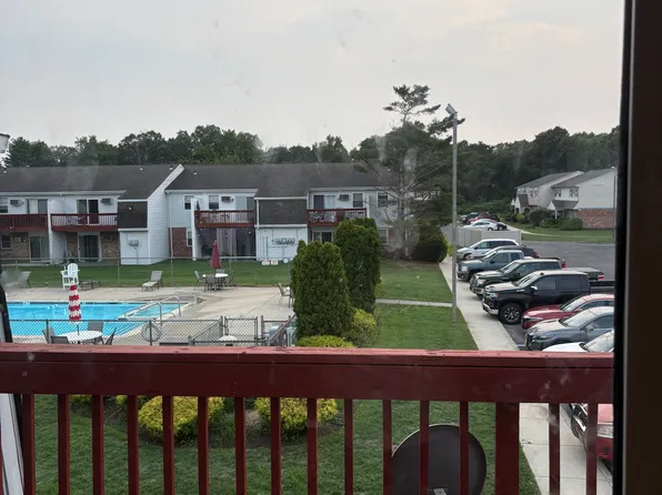 73 Oxford Vlg #73B, Egg Harbor Township, NJ 08234