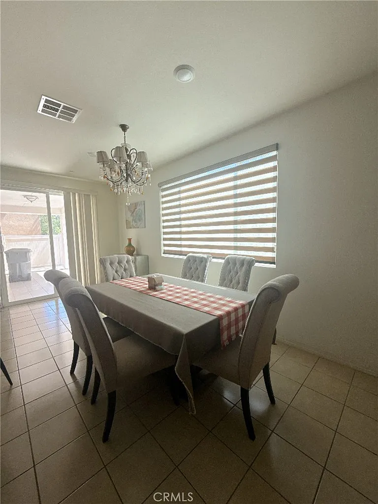 1 bed, 750 sqft, $1,200 — Photo 3
