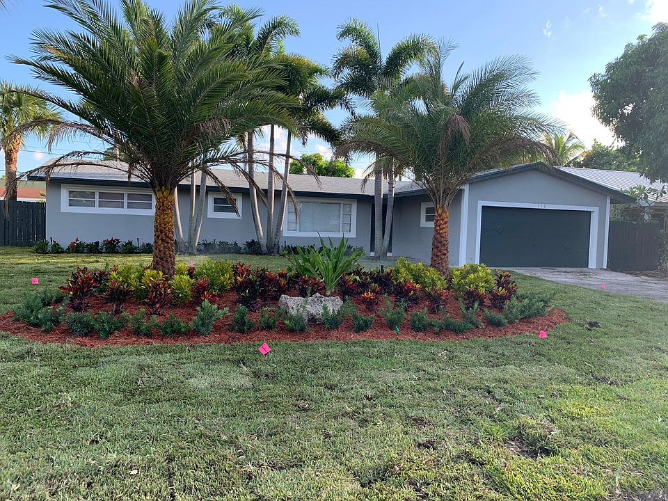 2nd image of 710 SW 27th Ter