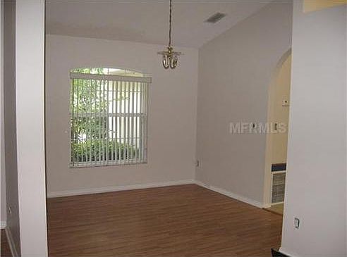 4th image of 855 Cumberland Cir
