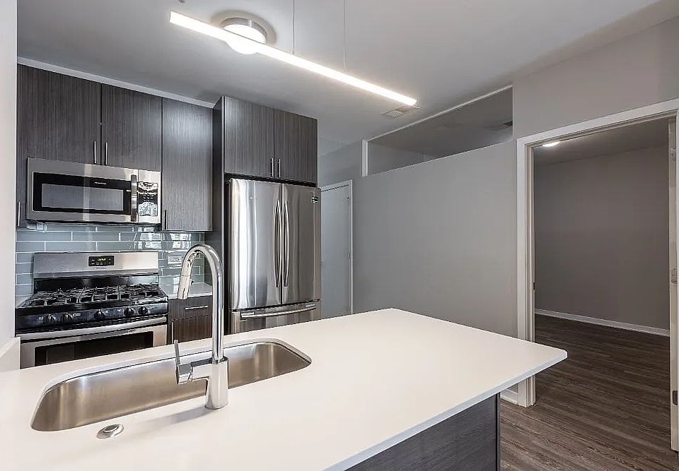 1st image of 1552 N North Park Ave APT 302