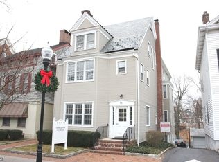 16 Elm St APT 2R, Morristown, NJ 07960
