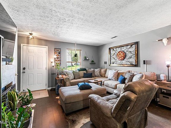 5th image of 3511 Crossroads Way