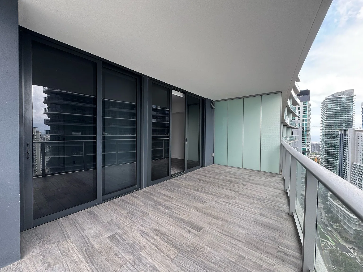 1 bed, 975 sqft, $4,850 — Photo 2