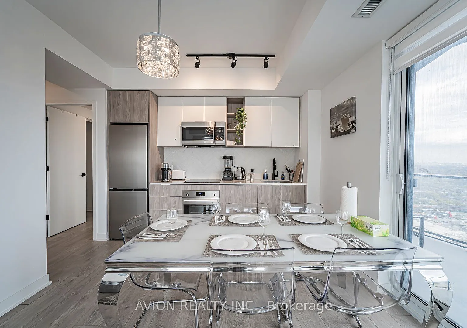 3 bed, $1,600 — Photo 3