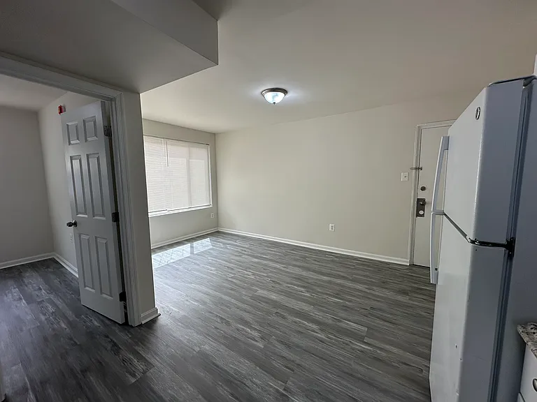 706 Brandywine St SE #203 — Photo 3