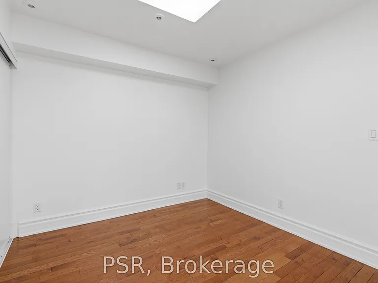 2541 Yonge St #1 — Photo 8