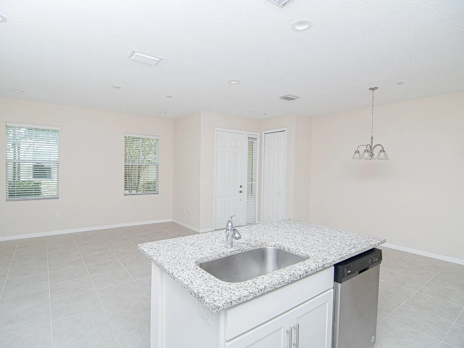 3 bed, 2.5 bath, 1596 sqft, $3,250 — Photo 3