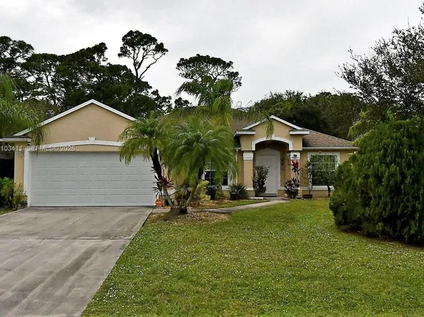 2714 Serenity Cir N, Fort Pierce, FL 34981