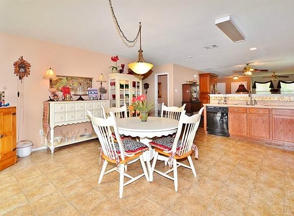 5th image of 206 Cheyenne Dr