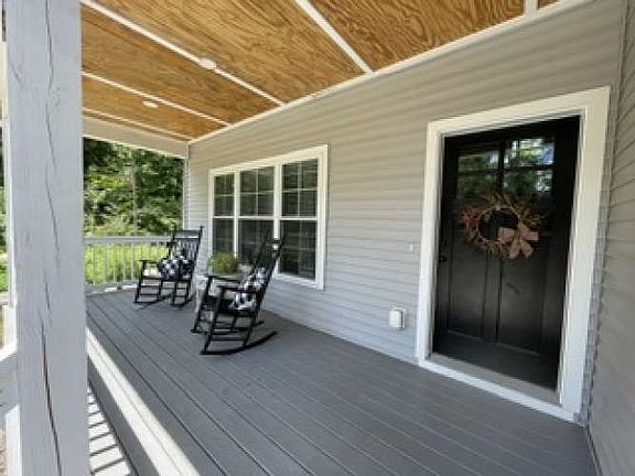 3rd image of 21-23 Wildwood Rd