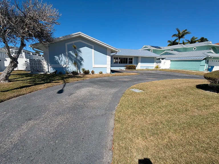 820 Capri Blvd — Photo 25