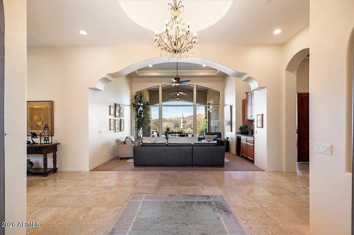 4 bed, 4.5 bath, 4240 sqft, $6,000 — Photo 2