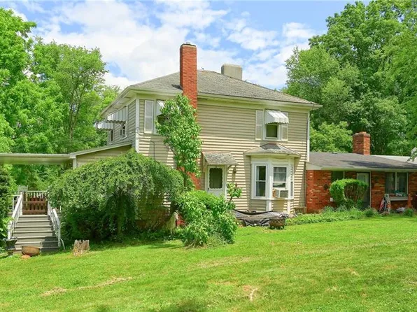 191 Blackhawk Rd, Beaver Falls, PA 15010