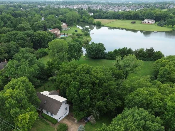 11960 S Woodland St, Olathe, KS 66061