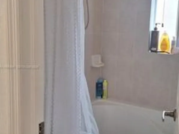 10775 NW 83rd Ter, Miami, FL 33178