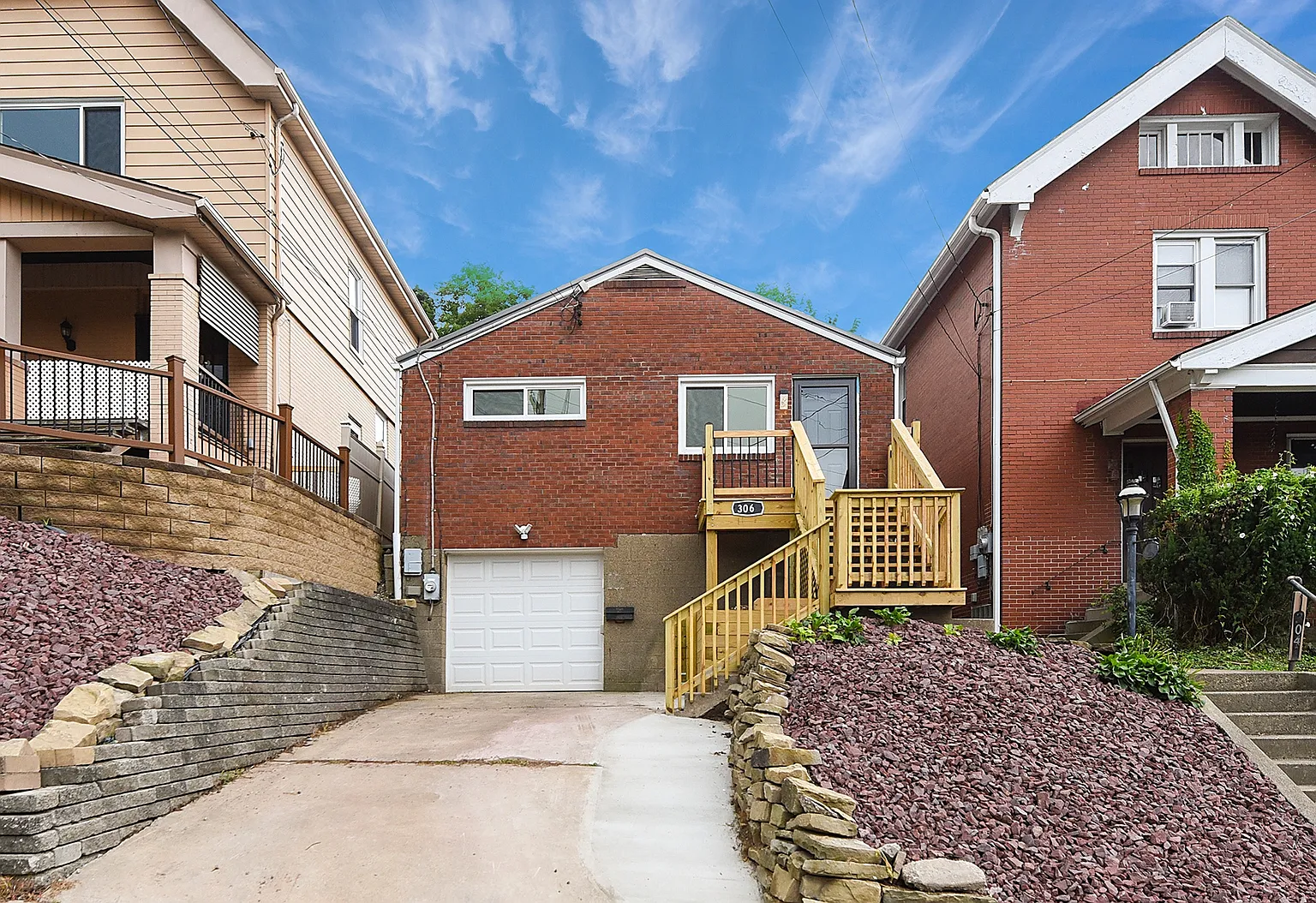 306 Marion Ave photo 1