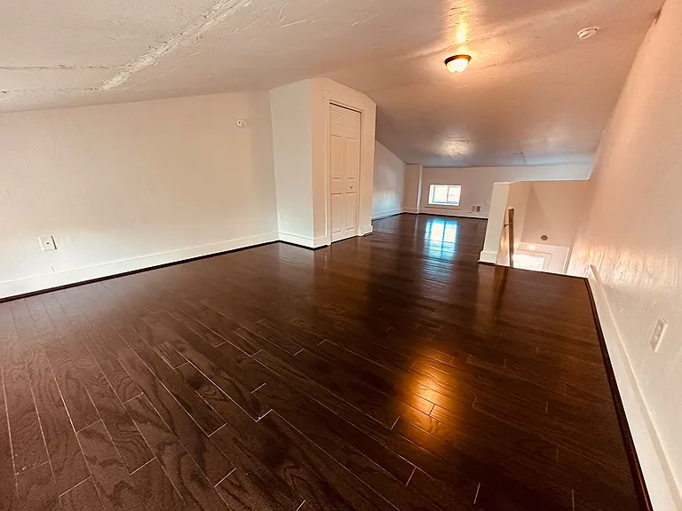 214 W Hope Ave — Photo 3