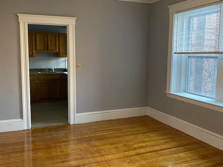 15 Irving St #1L — Photo 2