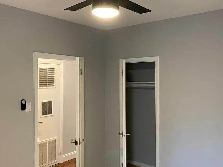 402 W Walnut Ln #A — Photo 9
