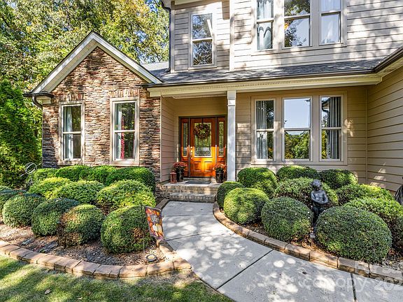 3rd image of 1603 Lileswood Dr