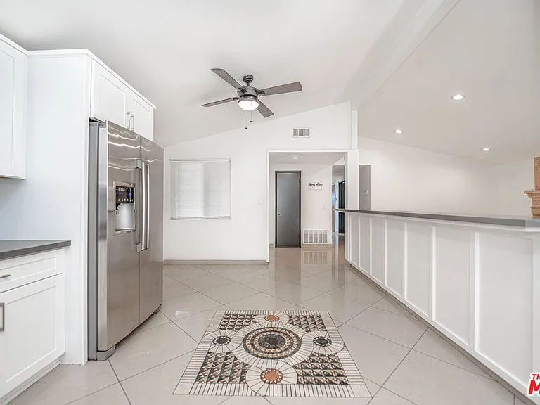 20746 Clarendon St — Photo 14