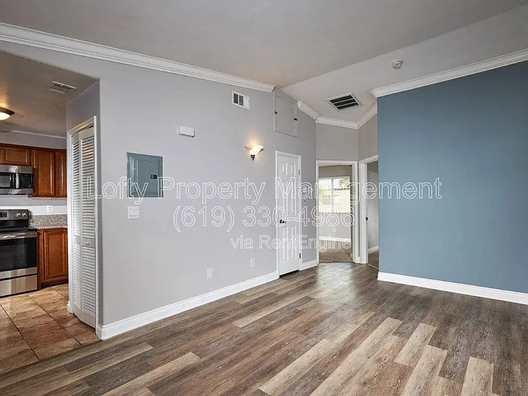 360 N 1st St — Photo 8