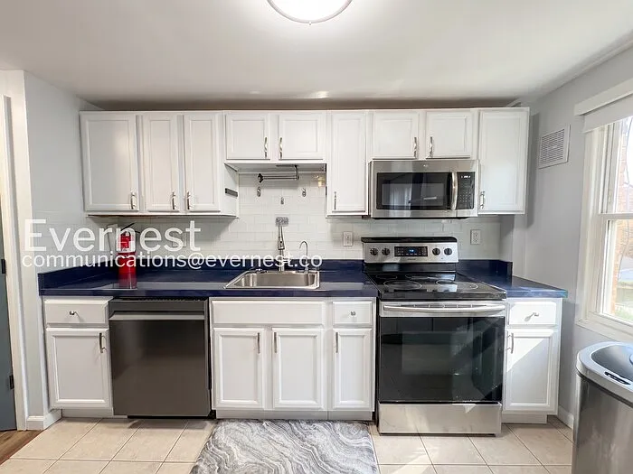 6405 Loch Crest Ct — Photo 3