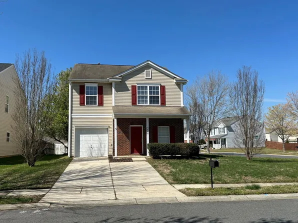 9402 Darwick St, Charlotte, NC 28216