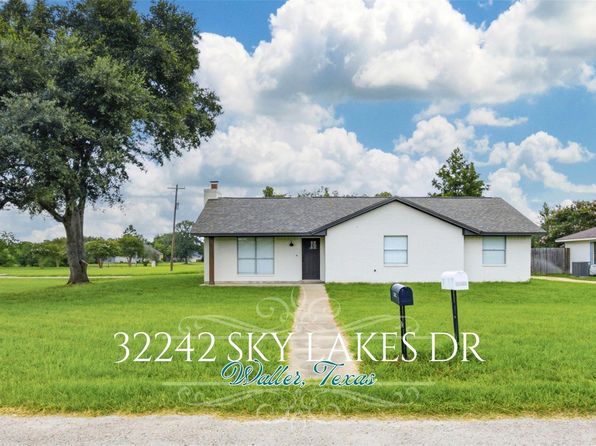 32242 Sky Lakes Dr