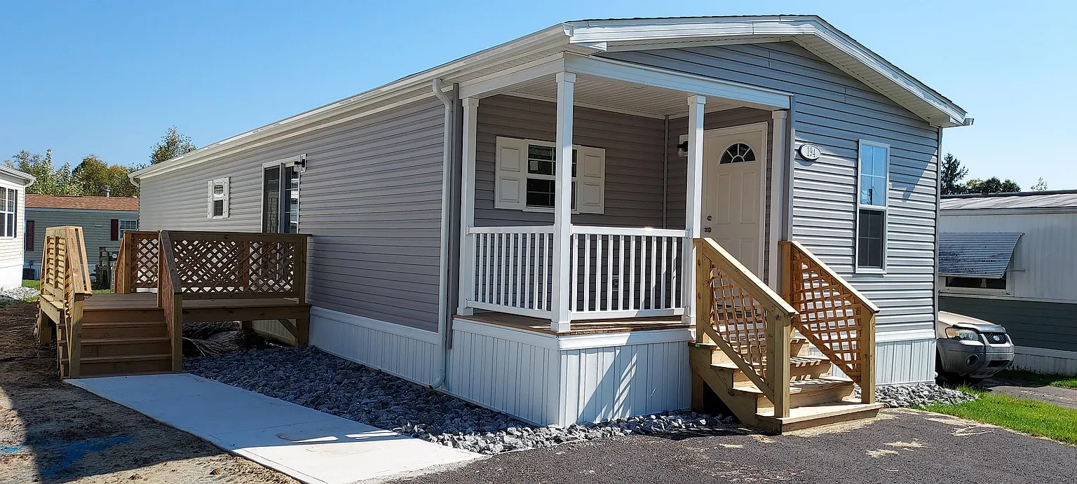 194 Village Dr photo 1