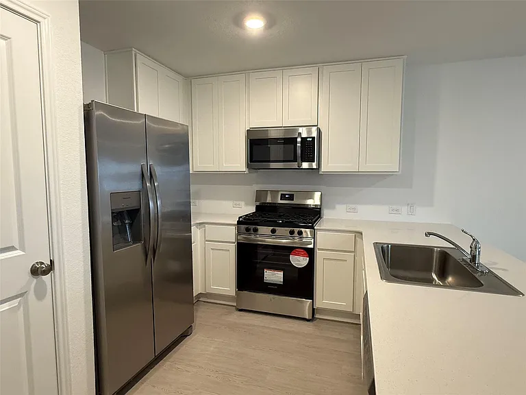 785 Whoopers Loop — Photo 3