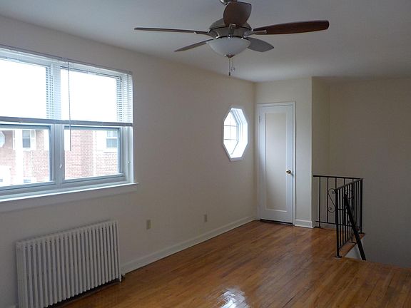 3rd image of 26051 73rd Ave Floor 2